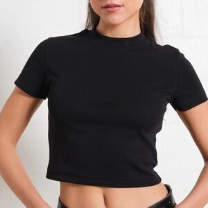 Sadie & Sage Black Fitted Crop Tee
